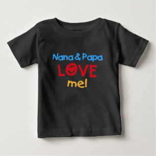 Camiseta De Bebé Nana y papá me aman