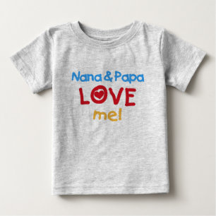 Camiseta De Bebé Nana y papá me aman