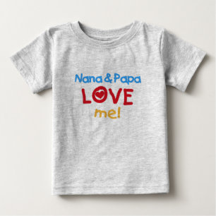 Camiseta De Bebé Nana y papá me aman