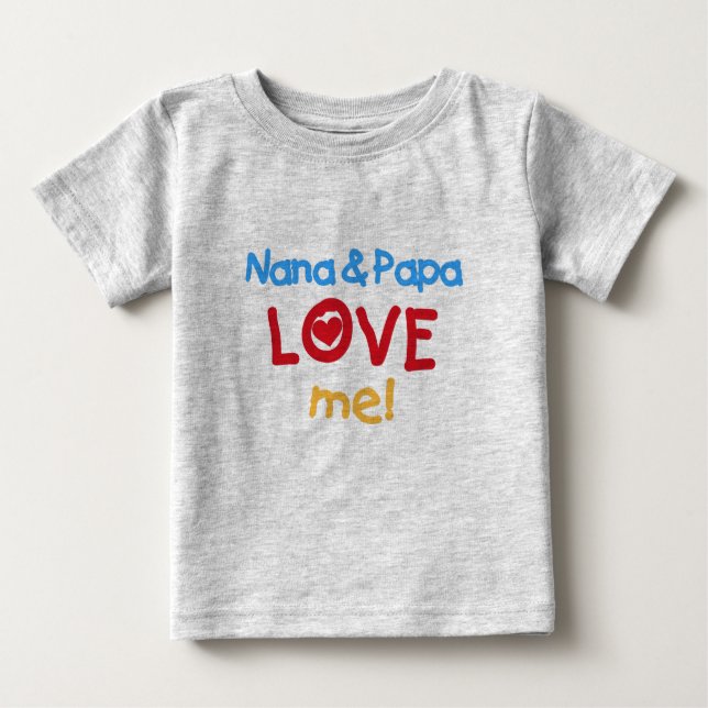 Camiseta De Bebé Nana y papá me aman (Anverso)