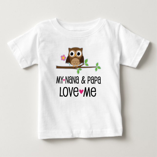 Camiseta De Bebé Nana y papá me aman a la bebé búho (Anverso)
