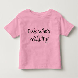 Camiseta De Bebé Niña pequeña caminando en rosa