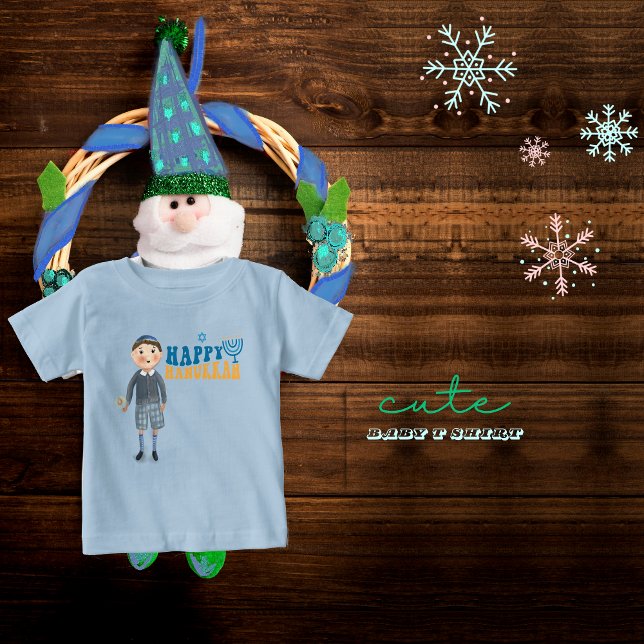 Camiseta De Bebé Niño judío lindo Feliz Janucá  (Cute Jewish Boy Happy Hanukkah Baby T-Shirt)
