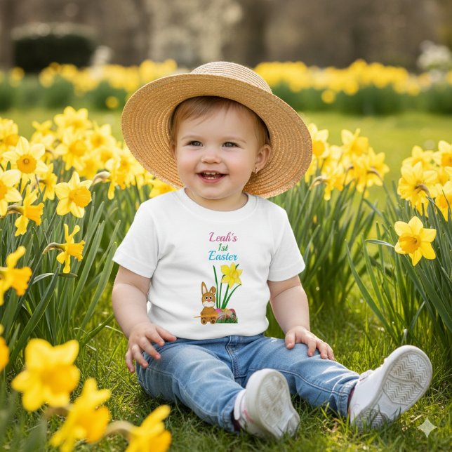 Camiseta De Bebé Nombre personalizado Primera Pascua con conejo con (Celebrate your baby's first Easter by personalizing this tee with their name. Spring is here!)