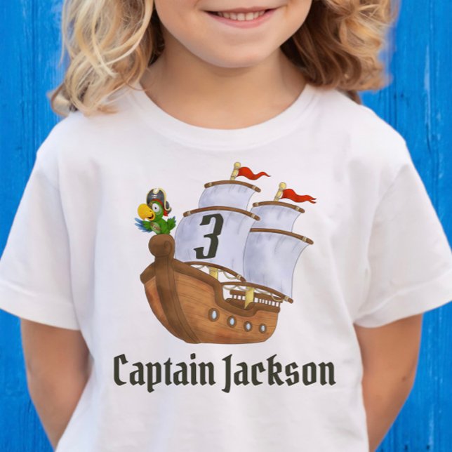 Camiseta De Bebé Nombre y edad de cumpleaños del buque pirata (pirate kids birthday shirt with year and name parrot pirate ship design with "captain" )