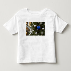 Camiseta De Bebé Norteamérica. Decoraciones del navidad en árbol