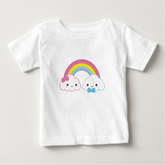 Camiseta De Bebé Nubes de Kawaii con arcoiris