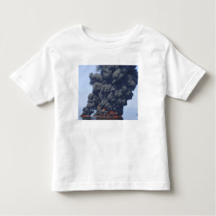 Camiseta De Bebé Nubes oscuras de humo y fuego emergen 2