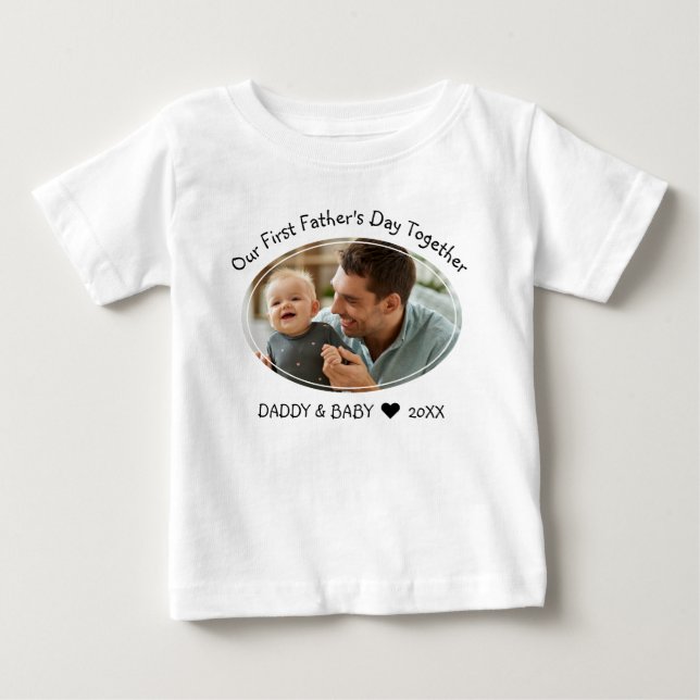 Camiseta De Bebé Nuestro primer Día de los Padres Juntos Papá Foto  (Anverso)