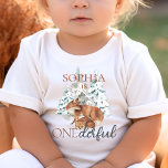 Camiseta De Bebé ONEderlful First Birthday Cute Fox Outfit<br><div class="desc">Diseño de invierno moderno y neutro de género de primer cumpleaños "ONEMaravilloso" y naturaleza acuarela de invierno con abetos y lindas mami y zorro bebé.</div>