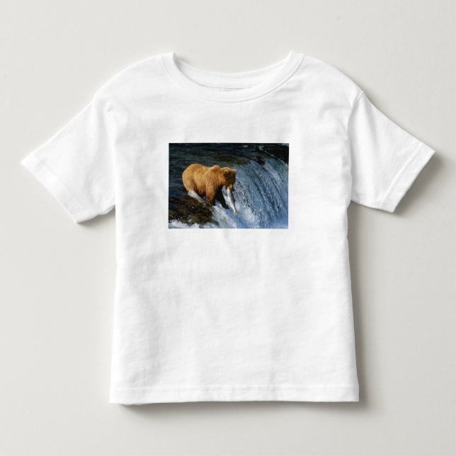 Camiseta De Bebé Oso marrón de Alaska atrapando salmón en Brooks (Anverso)