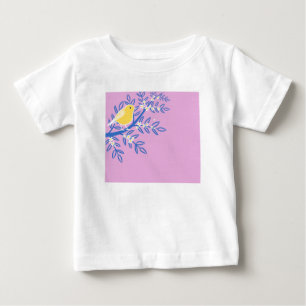 Camiseta De Bebé Pájaro Amarillo Ilustrado sobre Fondo Rosa