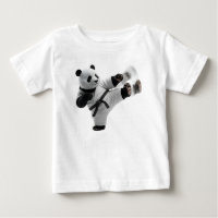 Panda 3D realizando una patada de karate dinámica