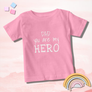 Camiseta De Bebé Papá rosa eres mi tipografía de Hero Hand Drake