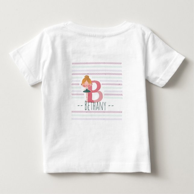 Camiseta De Bebé Pastel Pink “B” Monogram Ballerina (Reverso)