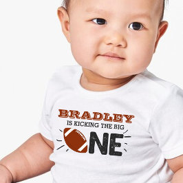 Camiseta De Bebé Pateando el Grande | Fútbol Cumpleaños 1