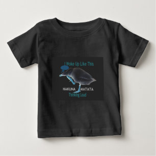 Camiseta De Bebé Pato con texto Me Desperté Así y Hakuna Matata