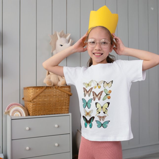 Camiseta De Bebé Patrón de crema de mariposa (Dress in comfort, style, and enchantment.
Soft cream butterflies for a chic toddler look 🦋👶)