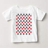 Patrón de huellas de los corazones y las pintas