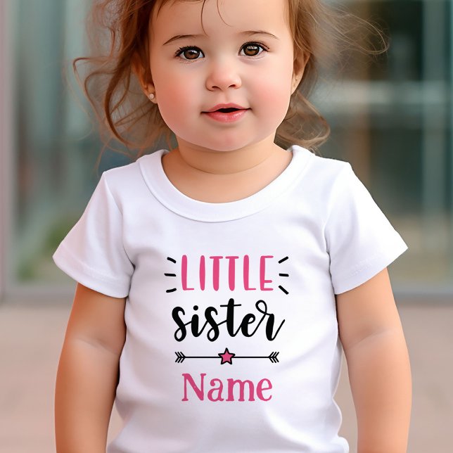 Camiseta De Bebé Pequeña Hermana Personalizada (Cute Personalized Little Sister Baby T-Shirt)