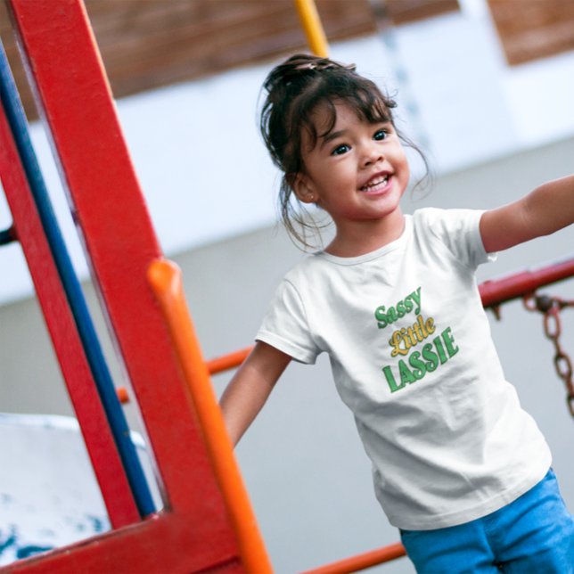 Camiseta De Bebé Pequeña muchacha descarada día de San Patricio (Subido por el creador)