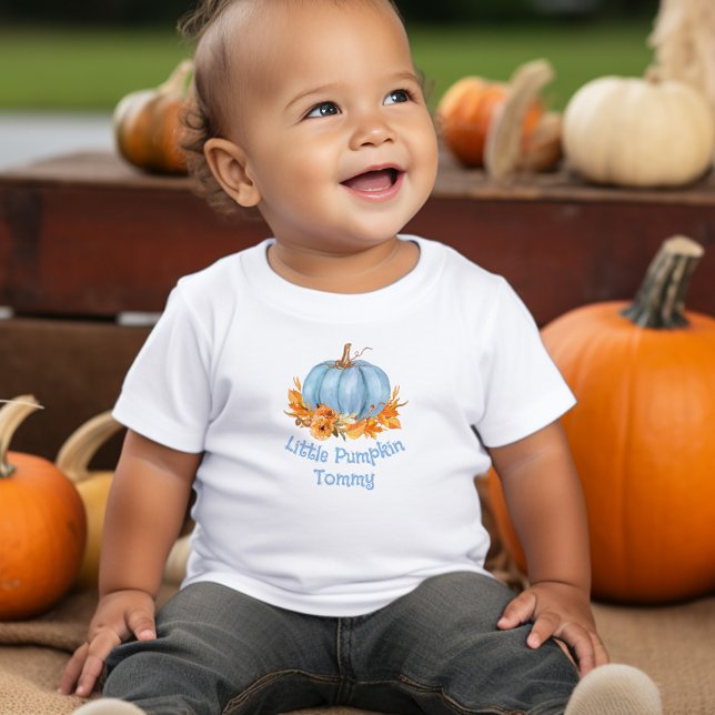 Camiseta De Bebé Pequeño Calabaza Caída Nacimiento Niño Nombre (Little Pumpkin Fall Baby Boy Name Baby T-Shirt)