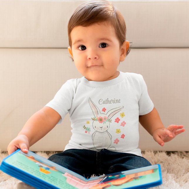 Camiseta De Bebé Pequeño conejito lindo con flores chica personaliz (Subido por el creador)