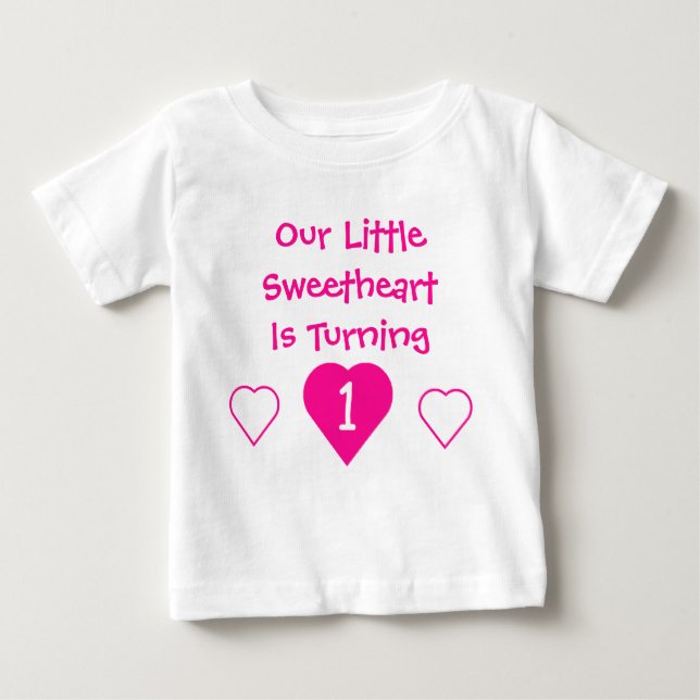 Camiseta De Bebé Pequeño corazón primer cumpleaños (Anverso)