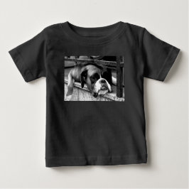 Camiseta De Bebé Perro Boxer En Windowsill iccnm