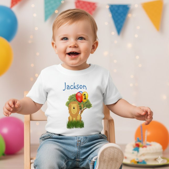 Camiseta De Bebé Personaliza León Cumpleaños Niño  (Celebrating the first birthday of a happy baby boy. P personalize the t-shirt with his name and age)