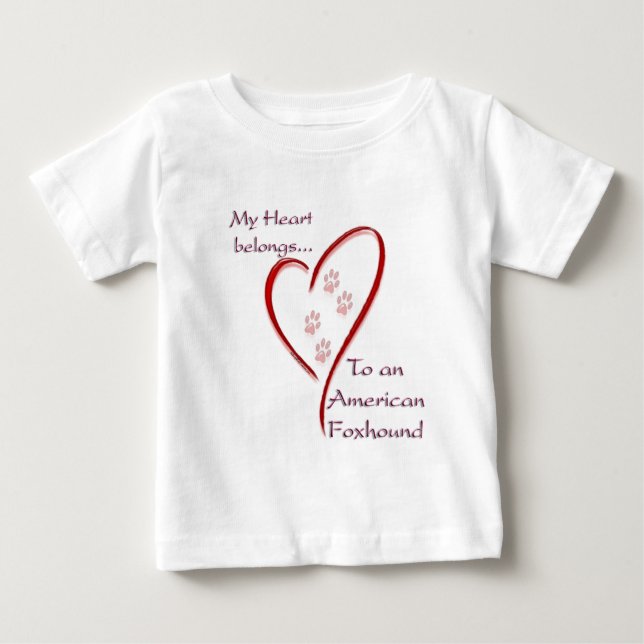 Camiseta De Bebé Pertenece al corazón de Foxhound American (Anverso)