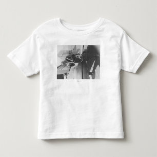 Camiseta De Bebé Piloto de Howard Hughes abordando un avión complet