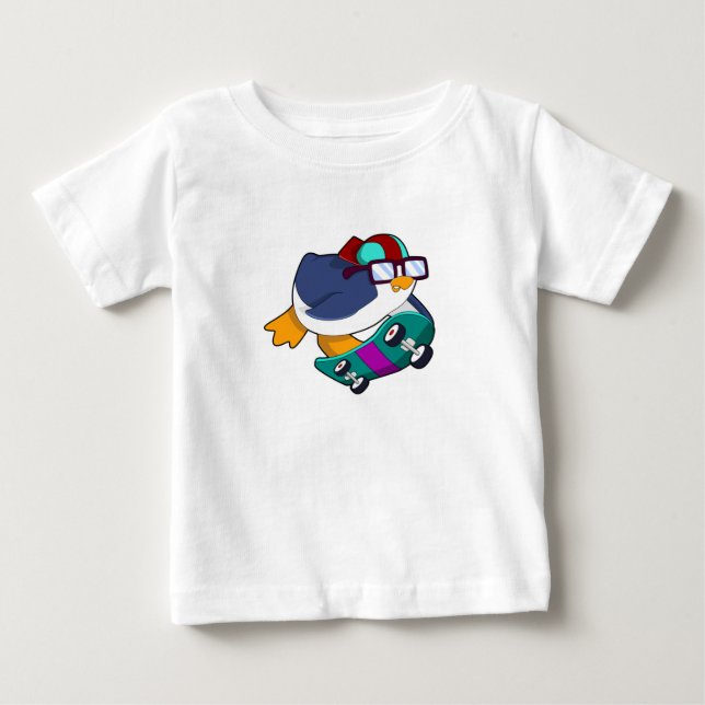 Camiseta De Bebé Pingüino como patinador con patineta (Anverso)
