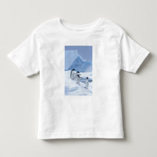 Camiseta De Bebé Pingüinos Adelia (Pygoscelis adeliae) sobre hielo,