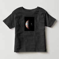 Planeta gigante del gas Júpiter y luna galileña Io