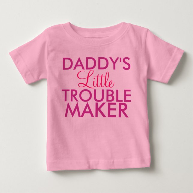 Camiseta De Bebé Poco rosa del fabricante del problema del papá (Anverso)