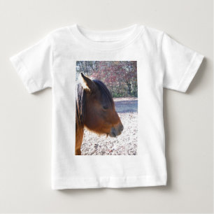 Camiseta De Bebé Primer plano de caballo marrón, pequeño pony marró