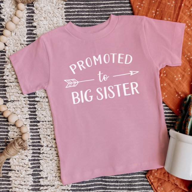 Camiseta De Bebé Promovida a la Invitación de embarazo de la herman (Subido por el creador)
