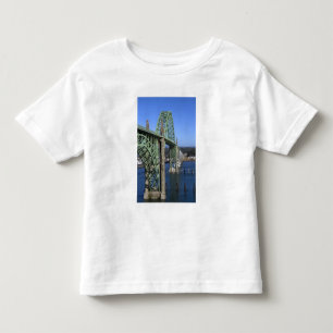 Camiseta De Bebé Puente de la Bahía Yaquina que atraviesa la Bahía