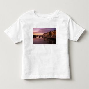 Camiseta De Bebé Puentes sobre el río Arno al atardecer,