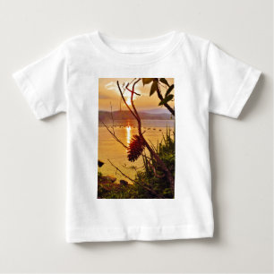 Camiseta De Bebé Puesta de sol en el lago Pinecone
