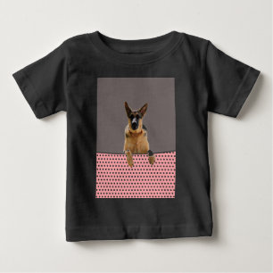 Camiseta De Bebé Puntos de polka rosada del perro pastor alemán