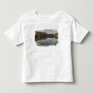 Camiseta De Bebé Reflejos del atardecer en el lago Helen, Lassen