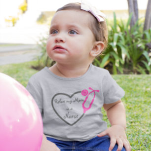 Camiseta De Bebé Relaja Mi Mamá Es Una Enfermera Corazón Estetoscop