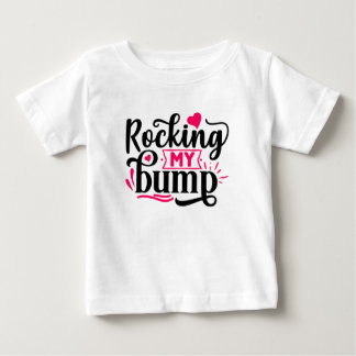 Camiseta De Bebé Rocking my Bump, embarazo gracioso