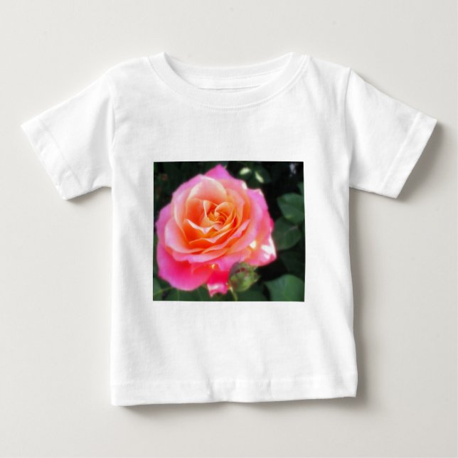 Camiseta De Bebé Rosa Corazón de Oro (Anverso)