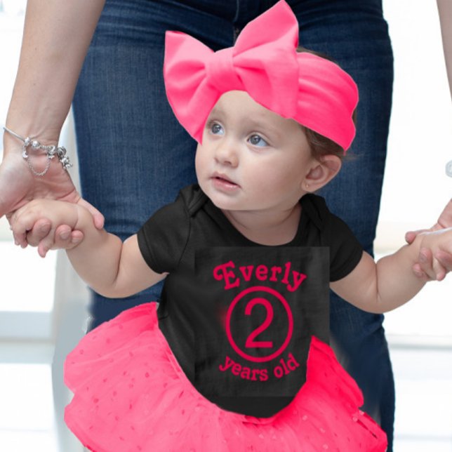 Camiseta De Bebé Rosa Personalizado de Dos Años (Subido por el creador)