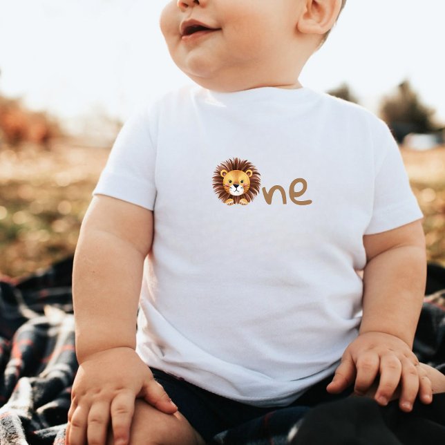Camiseta De Bebé Salvaje de león un cumpleaños (Subido por el creador)