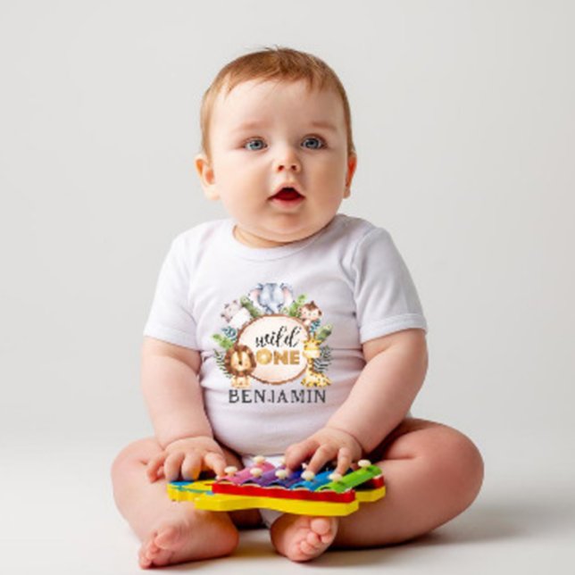 Camiseta de bebé salvaje de un cumpleaños (Subido por el creador)