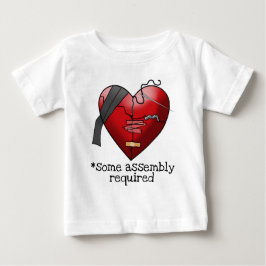 Camiseta De Bebé Se necesita un ensamblado para un traje de corazón